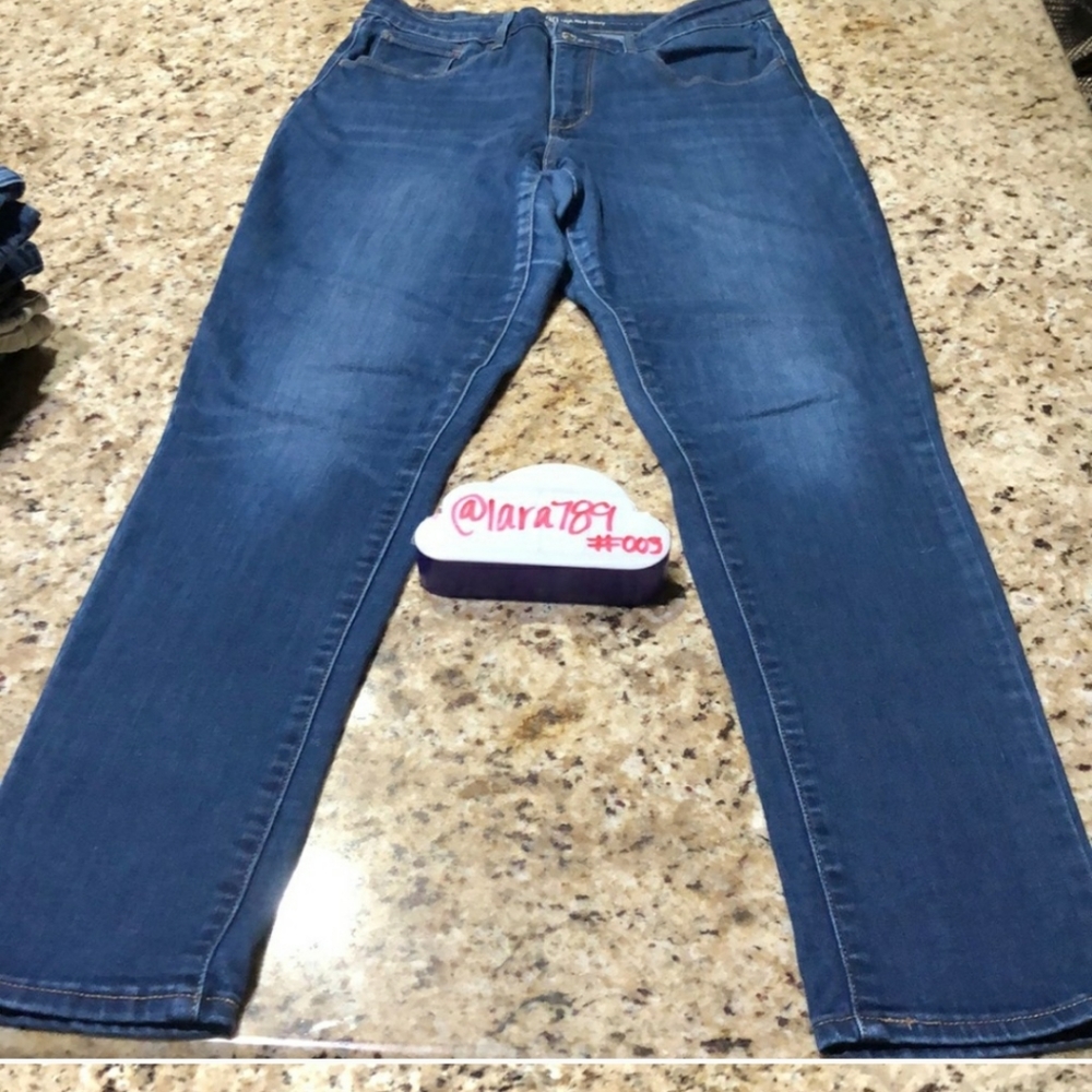 Levis High Rise Skinny - Picture 3 of 4